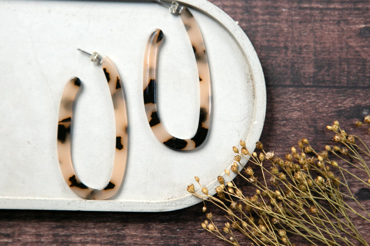 Acrylic U-Shaped Hoop Studs White Tortoiseshell